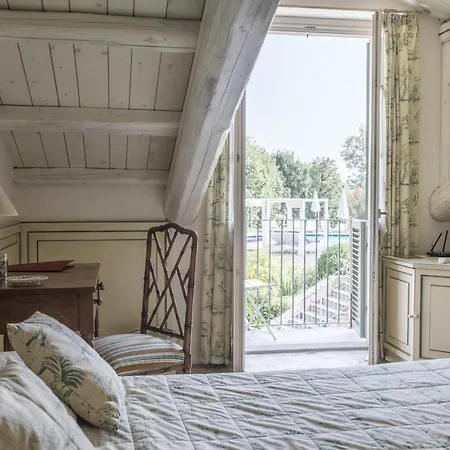 ホテル Relais Il Borgo 4*